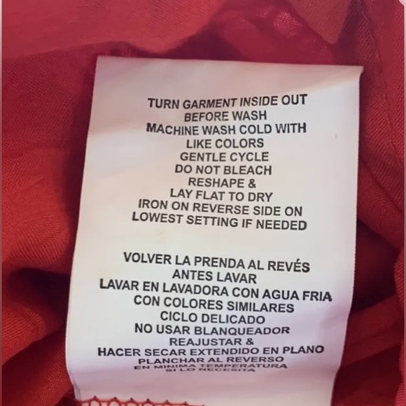 NWT. Coco + Jaimeson pretty red crocheted dress. Fully lined. Junior Medium. - Picture 12 of 16